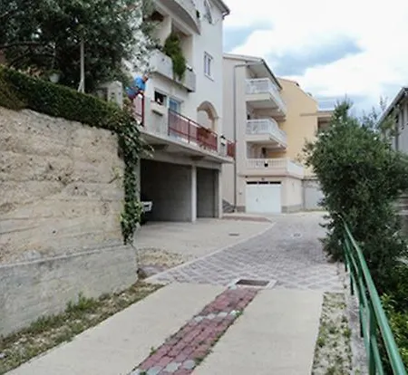 Apartment 2812b